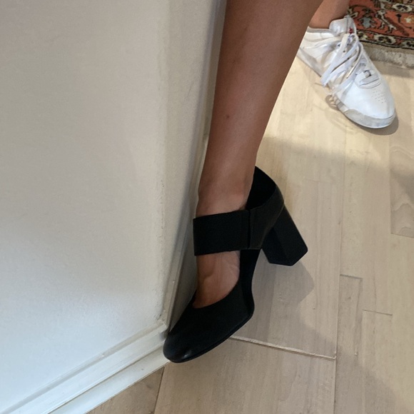 BORN Black heels with cute strap with elastic, size 8.5, NWOT, 3” heel - Picture 10 of 13